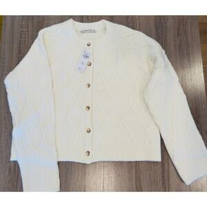 NWT Abercrombie & Fitch Cable knit Crew Cardigan Cream M Medium